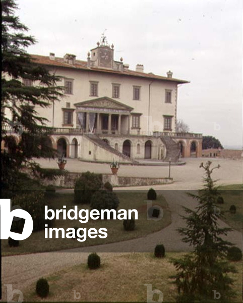 View of the facade, designed for Lorenzo the Magnificent by Giuliano da Sangallo (c.1443-1516) c.1480 (photo)