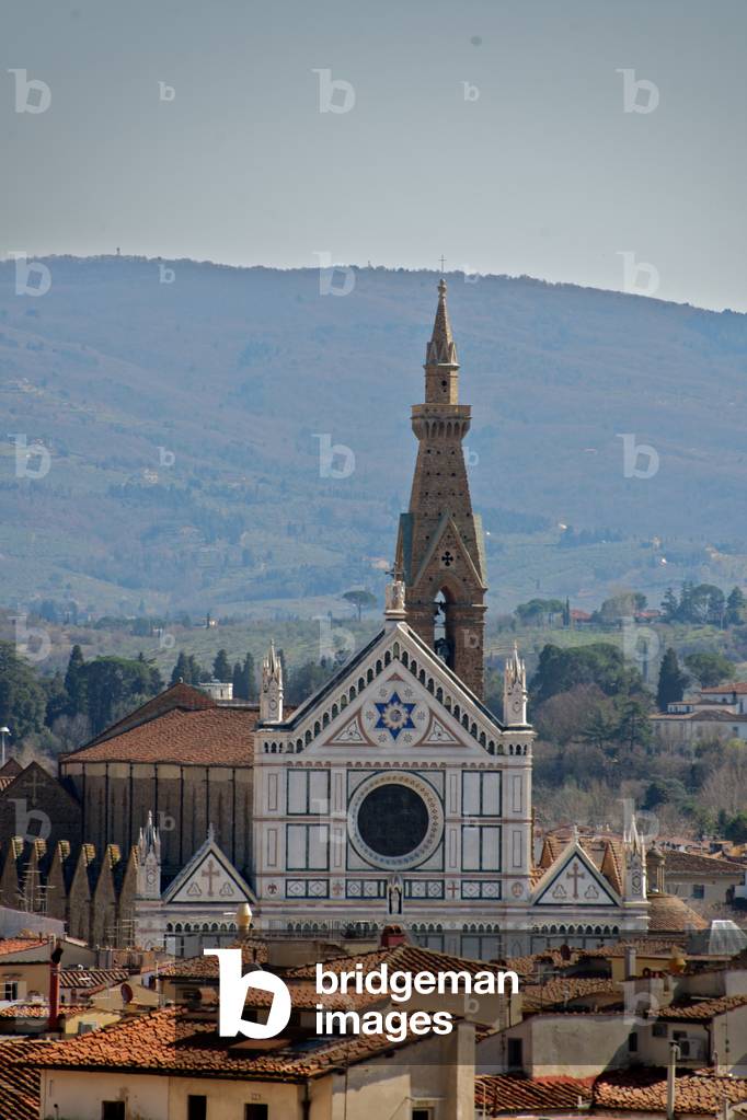 View of the Basilica of Santa Croce, Florence, Italy (photo) 