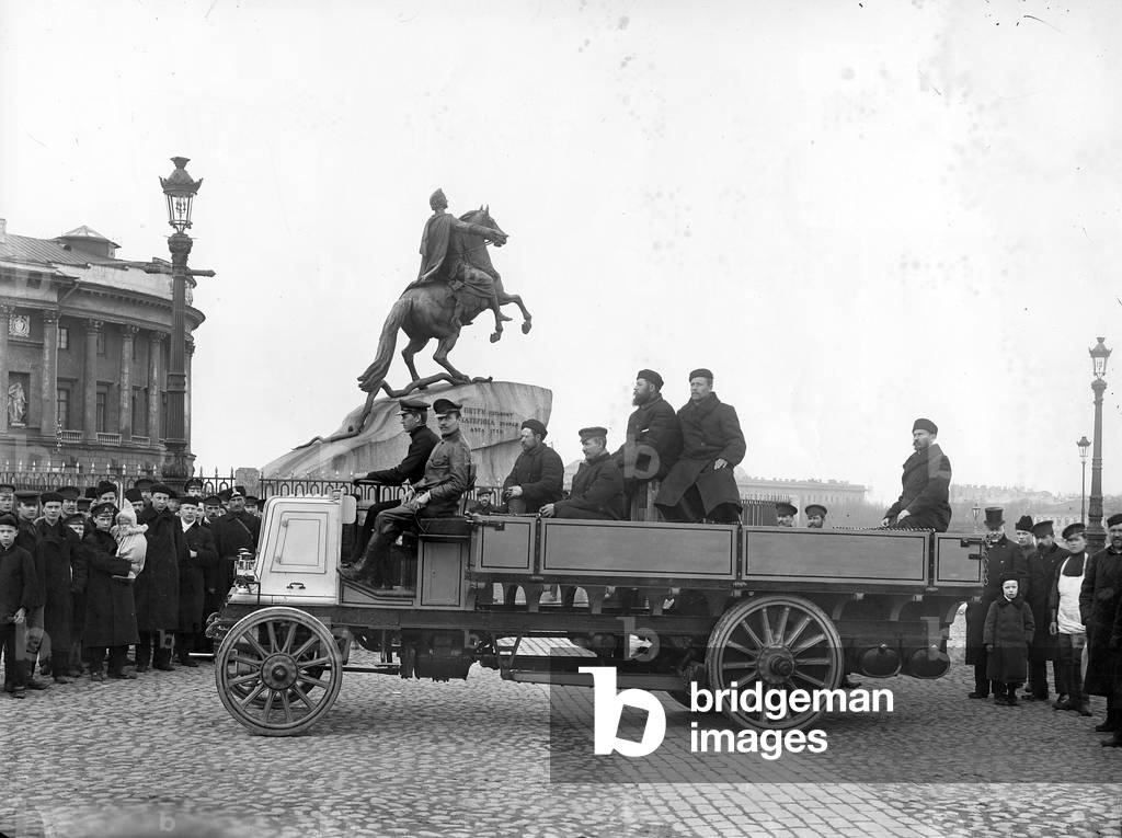 A new lorry in Senate Square, St Petersburg, 1901 (b/w photo)
