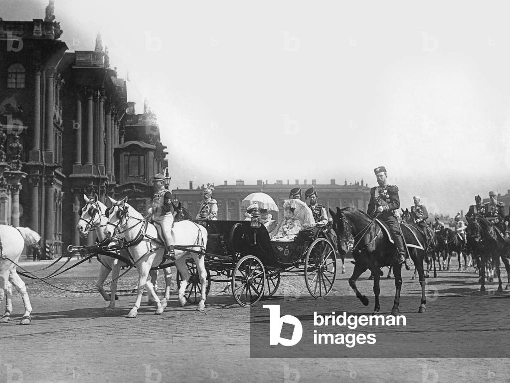Royal outing in Palace Square, St Petersburg, 1913 (b/w photo)