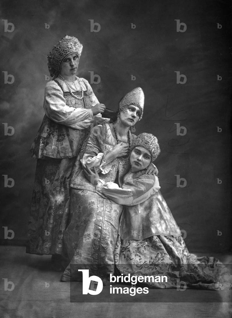 Three actresses in a historical play about Russian life at the Narodny Dom Theatre, 1910 (b/w photo)
