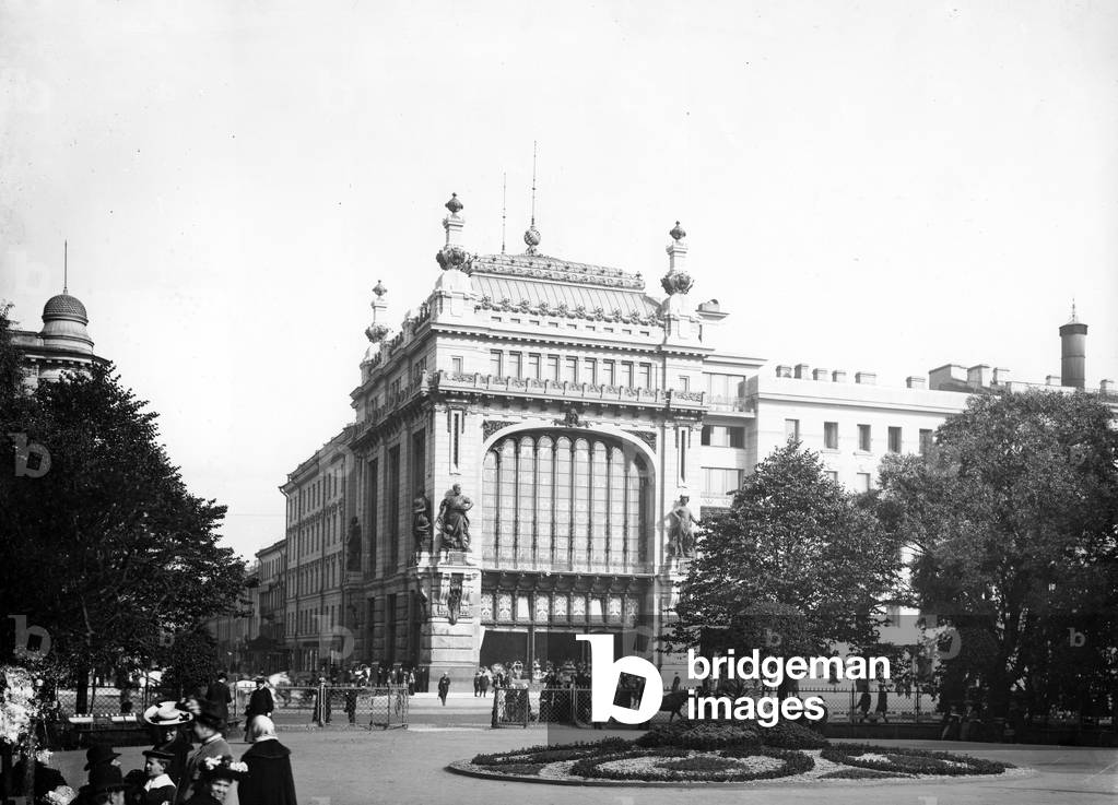 Yeliseev Brothers Department Store, St Petersburg, c.1907-17 (b/w photo)