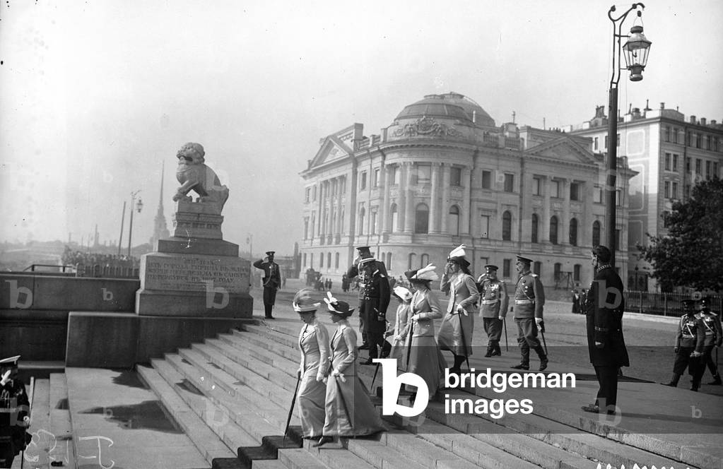 The Tsar's family descend the steps to their barge on Petrovsky Embankment, St Petersburg, c.1910 (b/w photo)