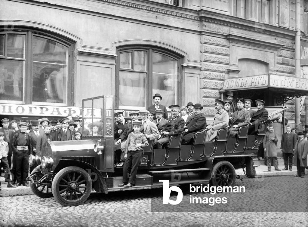 One of the first bus services in St Petersburg, c.1912 (b/w photo)