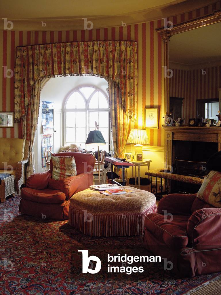 Semi-circular room in the north-east tower, Belvoir Castle, Leicestershire (photo)