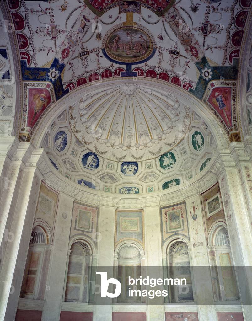 View of the loggia, detail of stucco and fresco vault, designed for Cardinal Giuliano de'Medici (1478-1534) by Giovanni da Udine (1487-1564) 1520-25 (photo)