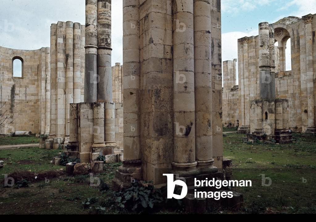 Colonnade at the Tomb of St. John the Baptist, Samaria, Sebastia, Palestine (photo)