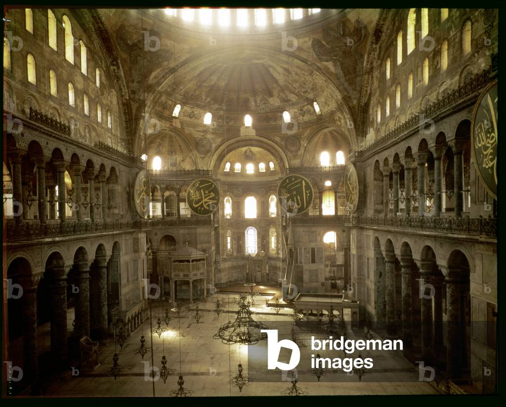 The Imperial Gallery of the basilica (photo)