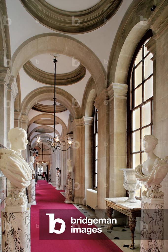 Waldo Storey busts of the 9th Duke of Marlborough and Duchess Consuelo in the North Corridor, Blenheim Palace, Oxfordshire (photo)