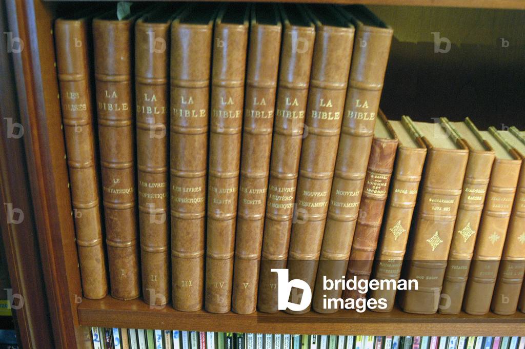 2043N Bibliotheque La Bible