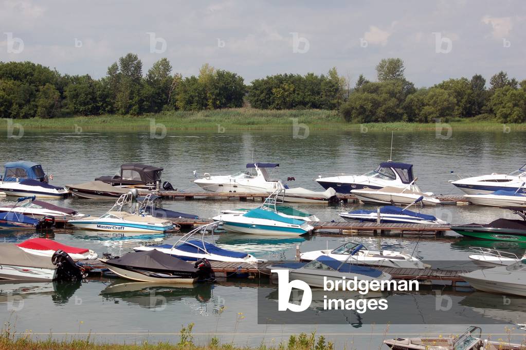 10252N QUEBEC MONTREAL Aout 2011 Le fleuve St Laurent a Boucherville pres de Montreal