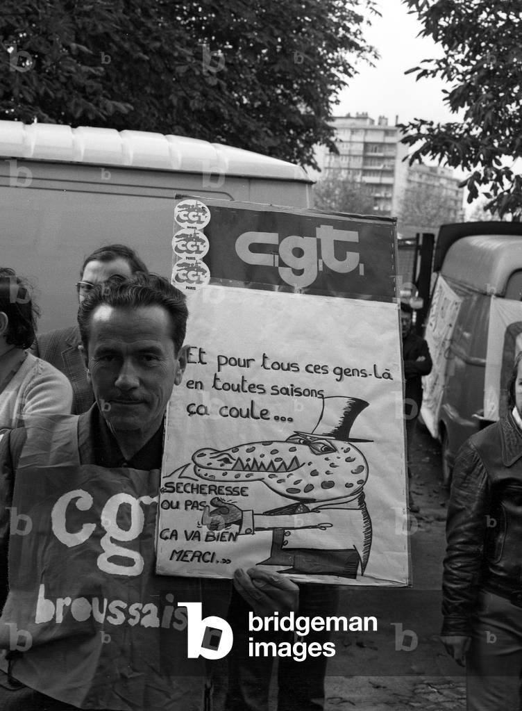 Strike at a private hospital in Ivry, France, occupied by redundant employees, october 11, 1976 (b/w photo)