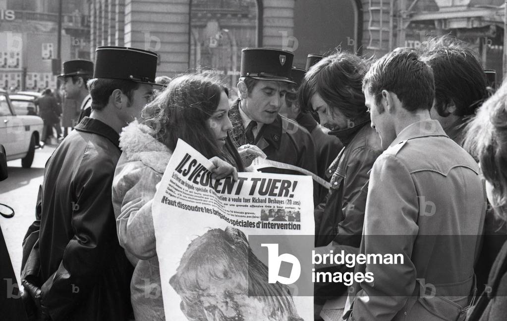 3249/D26a- Manifestation de policiers a l'Opera- Paris - 4 mars 1971- police
