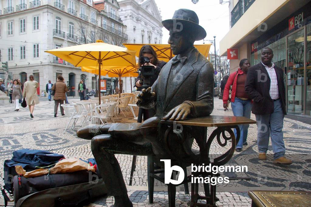 8410N Portugal February 2008 Lisbon Statue of the? crivain Fernando Pesoa neighborhood Chiado