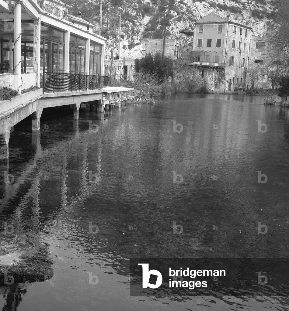 331/3- Fontaine du vaucluse -1968