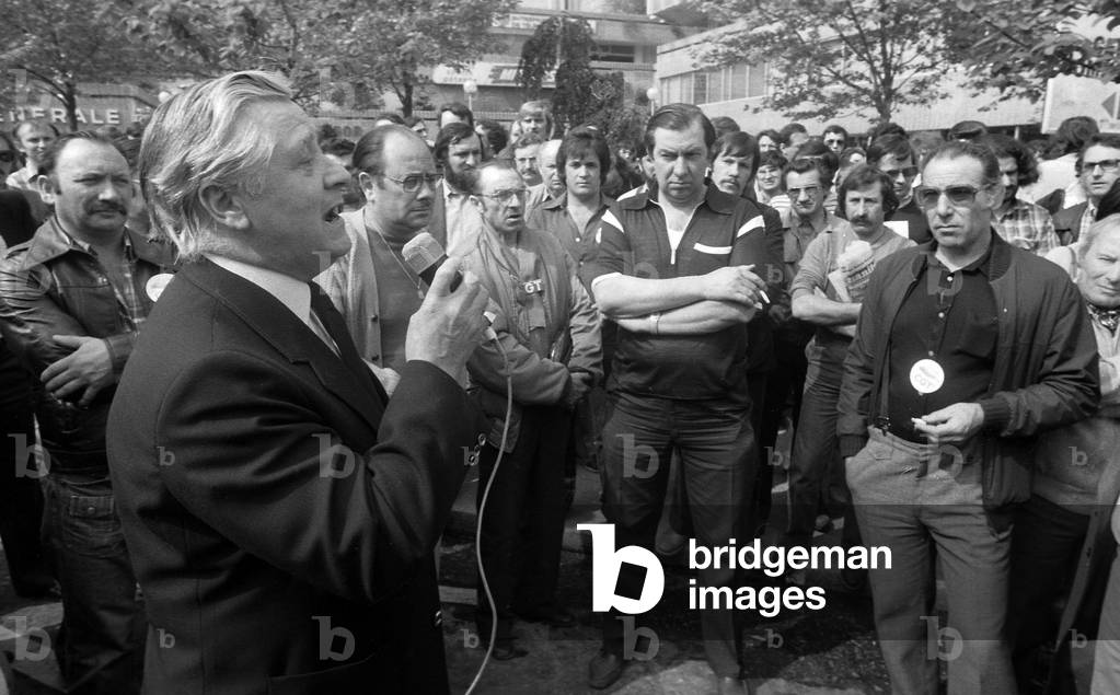 CGT trade union militants occupying premises where managers are meeting to discuss about the Sécurité Sociale (French social security system), Paris, May 1980 (b/w photo)