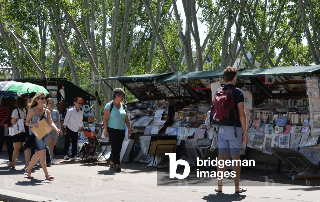 21242N walkers and book books Paris 2017?