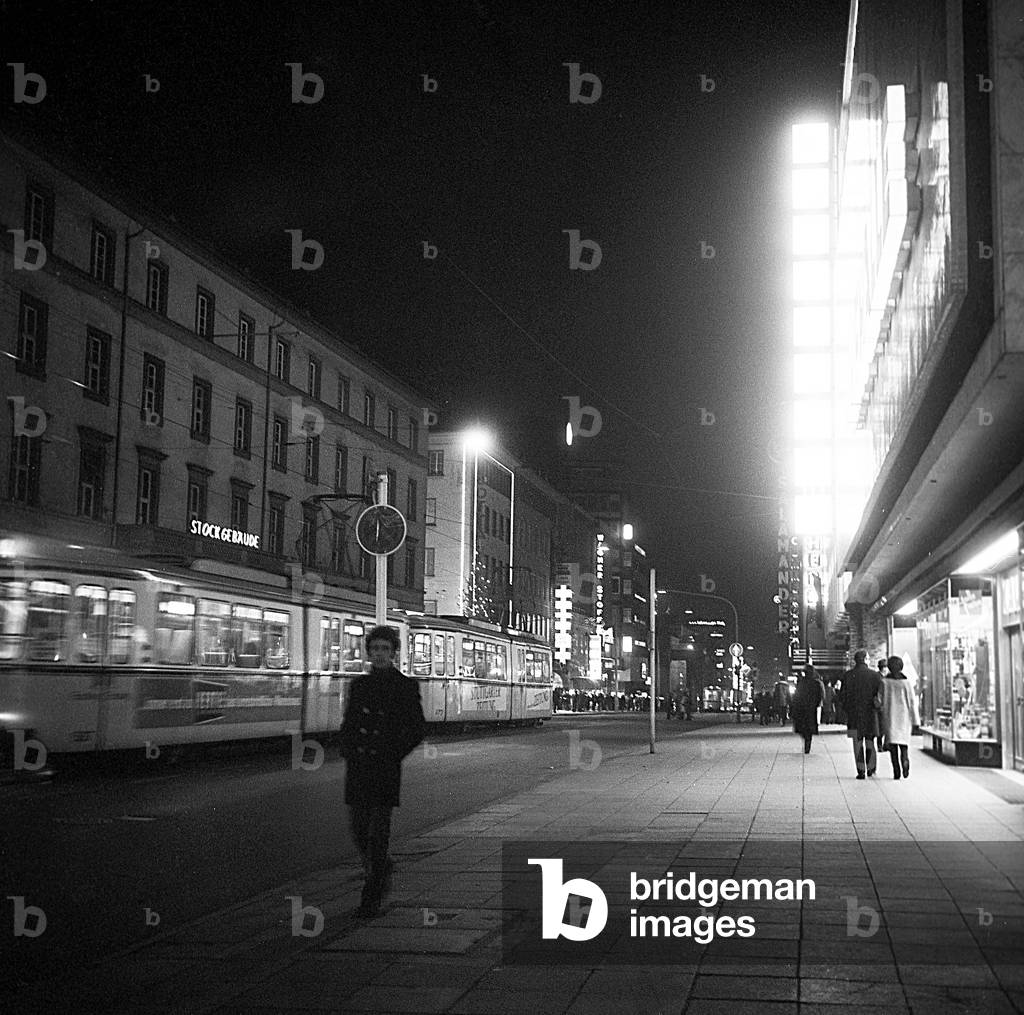 3199- H2-GERMANY - STUTTGART-night - 24-12-1971