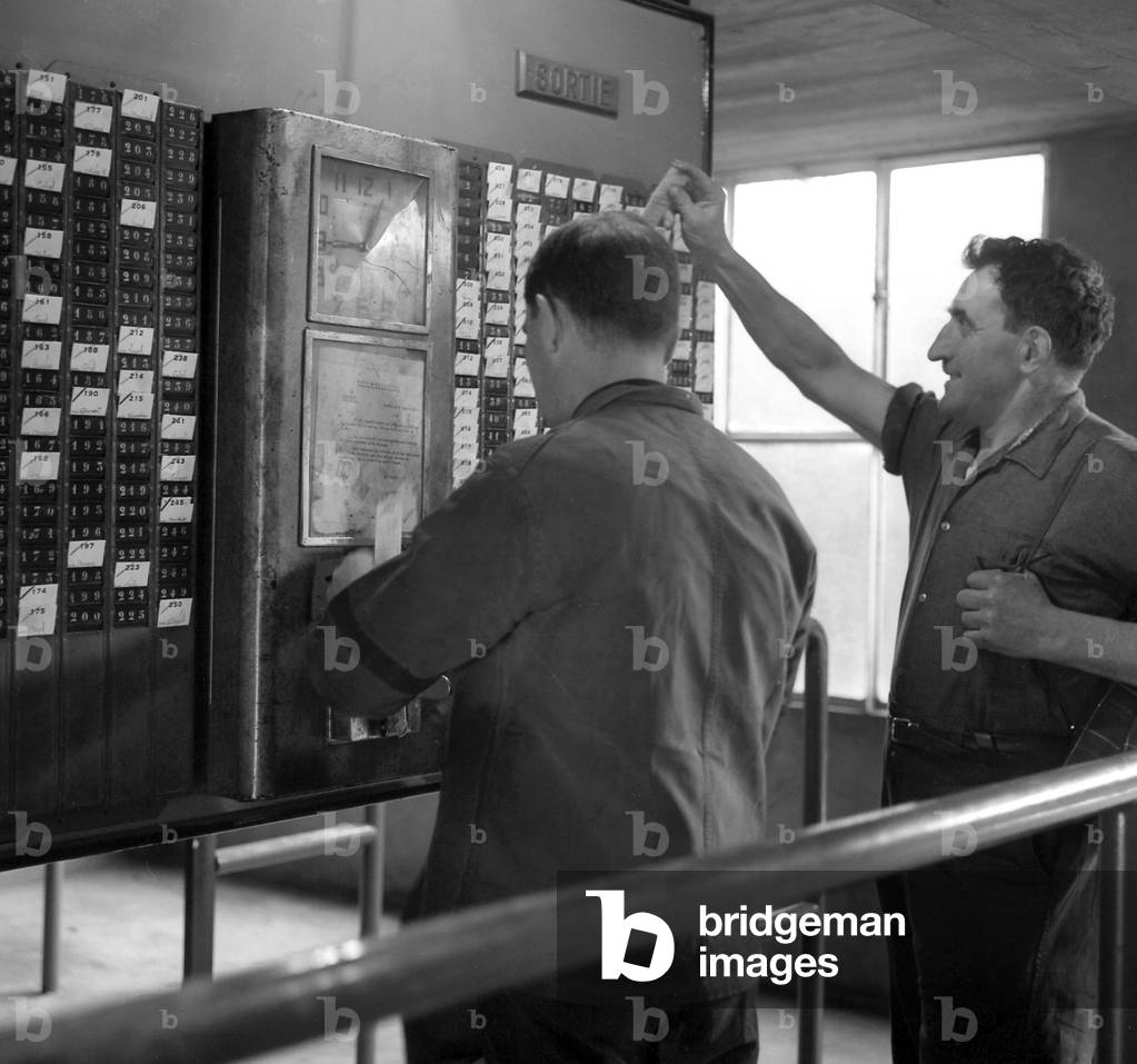 Roanne Textile Factory, scoring