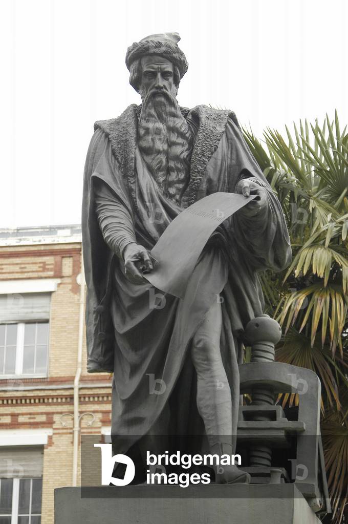 Guttenberg Statue