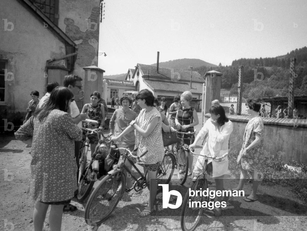 In the Vosges spinning plant Boussac on strike