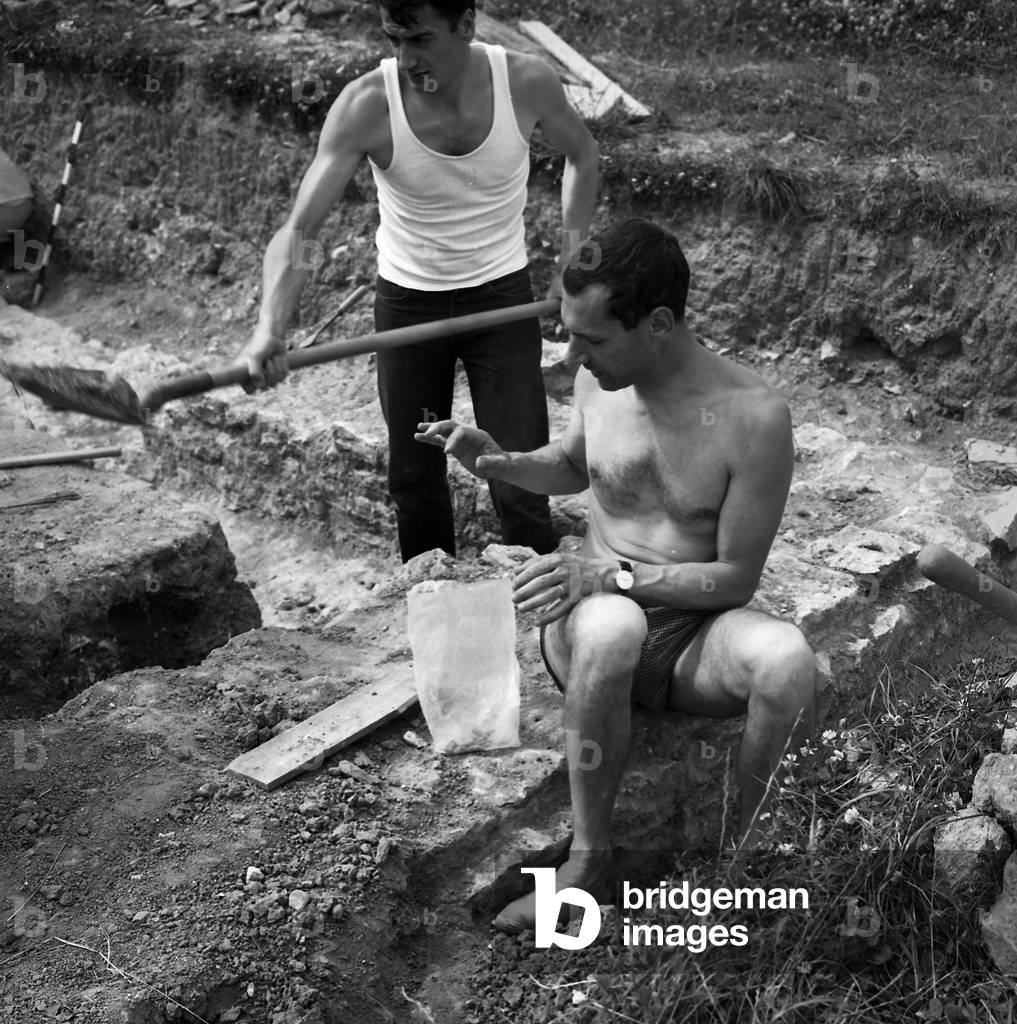 Archeological excavations in the Provins region June 1966