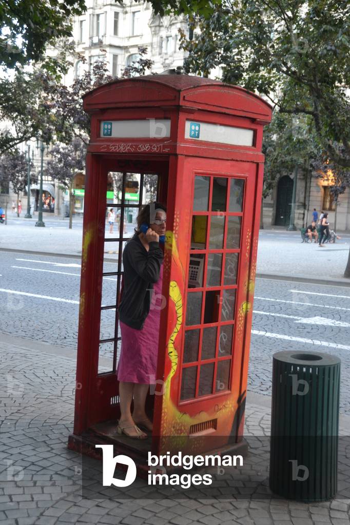 15057N PORTO PORTUGAL August 2014 Telephniqie cabin as in England
