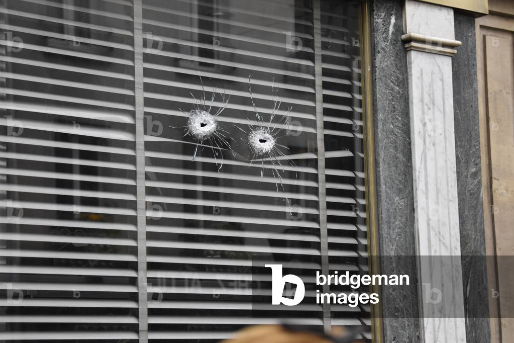 Photo of the site of the cafe ''La Belle Equipe'' after the terrorist attack, Paris, 11th arrondissement, 2015 (photo)
