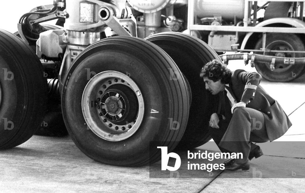 Verification of aircraft tires