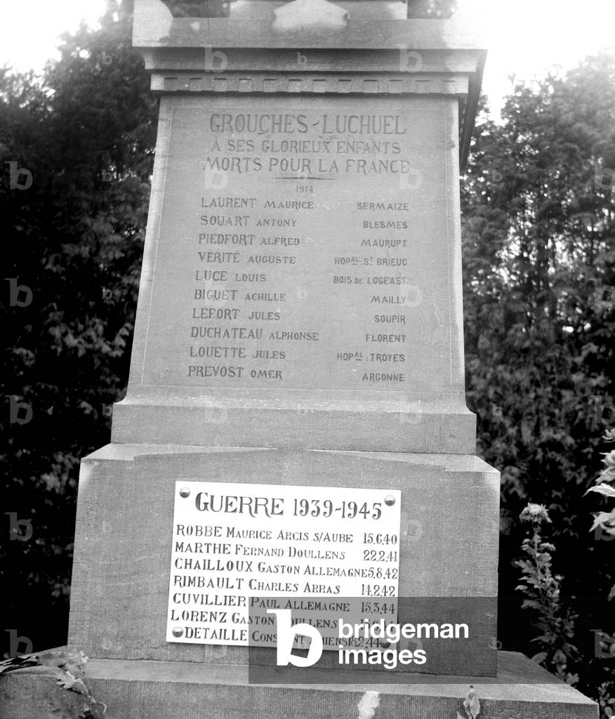 Monument to the dead