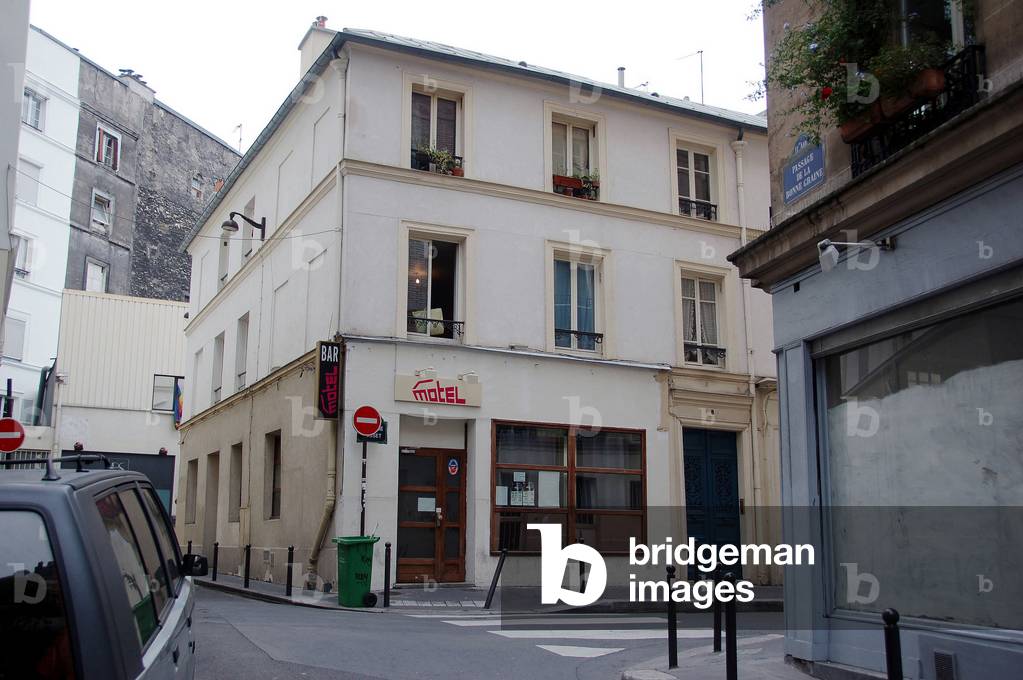 5915N- PARIS August 2007 A Motel in Paris in the 11th