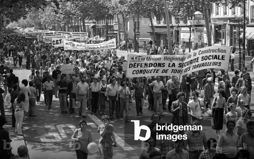 Demonstration to protect the Sécurité Sociale (French social security system) in Paris, June 1980 (b/w photo)
