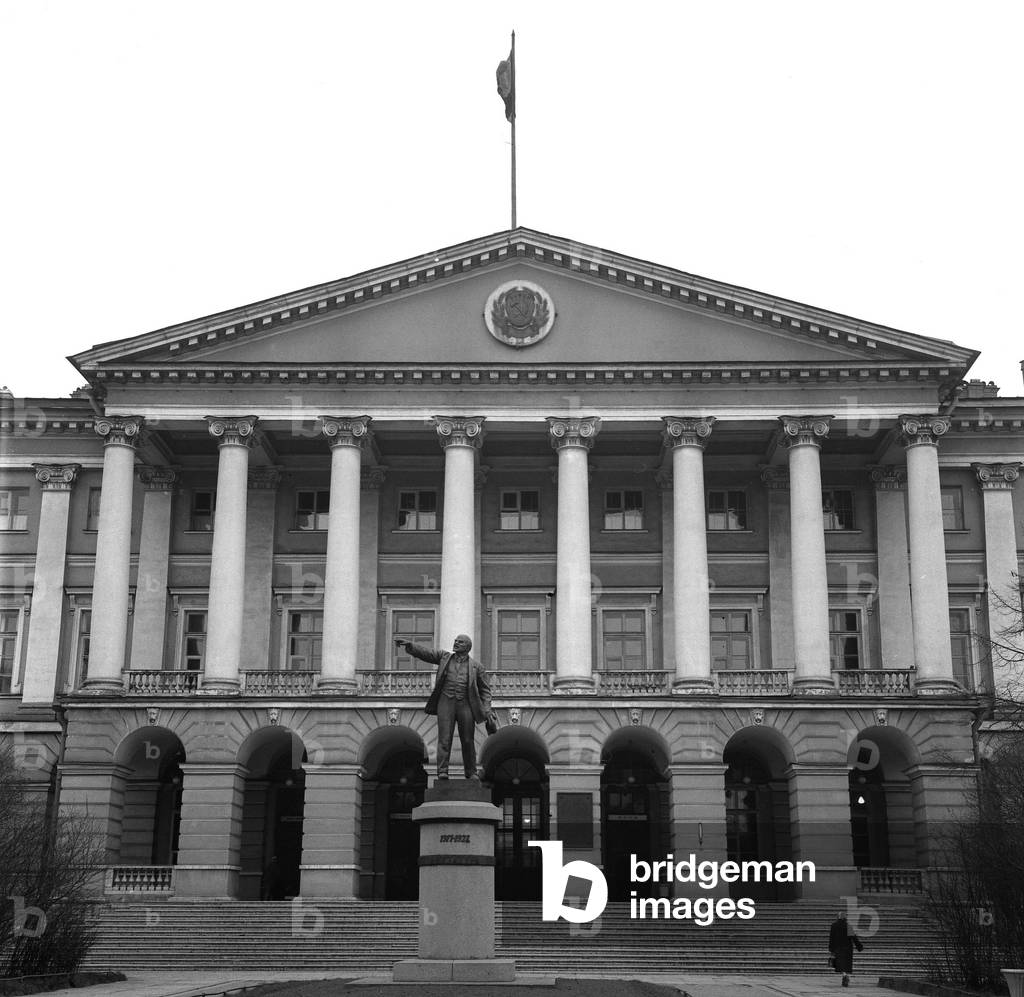 The statue of Lenin in in Leningrad 1959