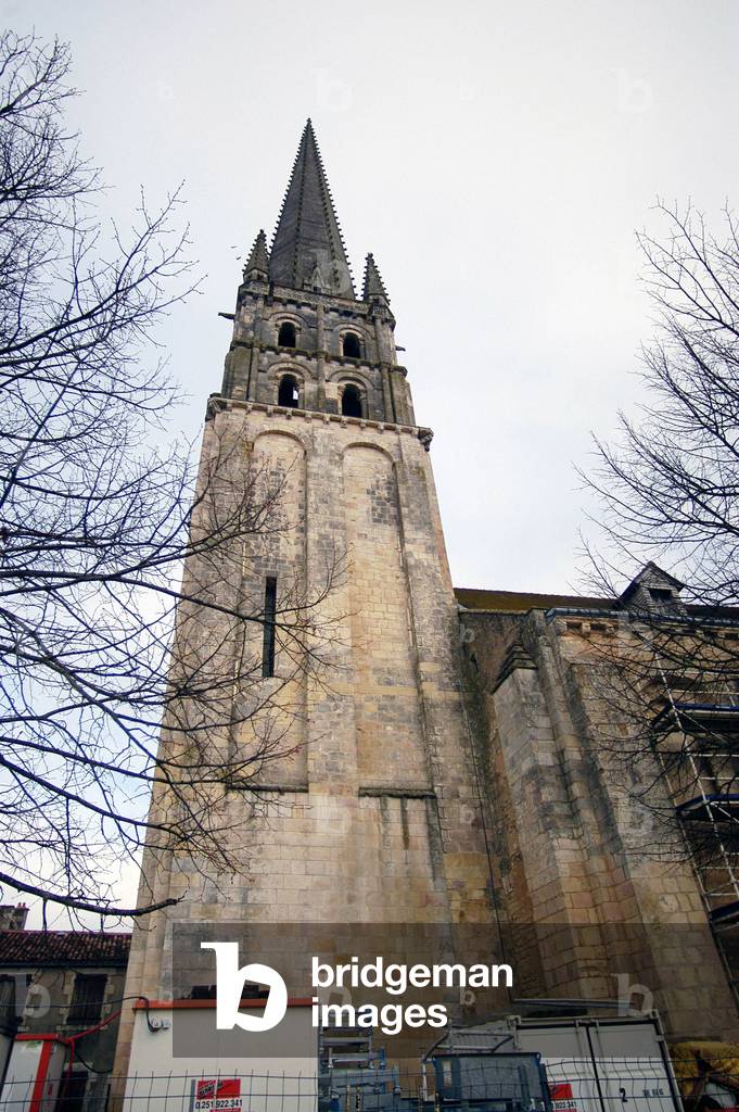 2053N Abbey Church of St Savin dec 2000