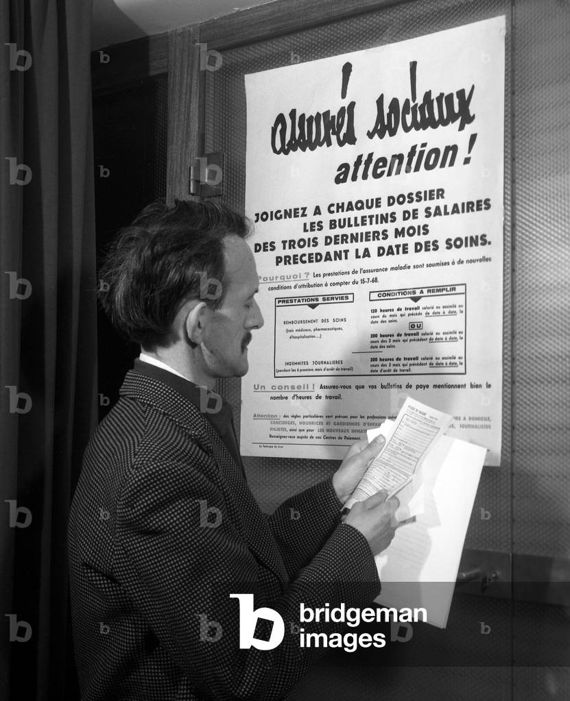 Poster for the contributors to Social Security in a Sécurité Sociale centre in Paris, June 1980 (b/w photo)