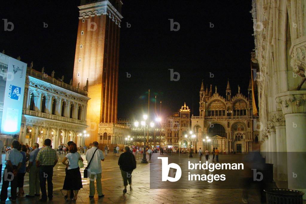 Place St Mark by night