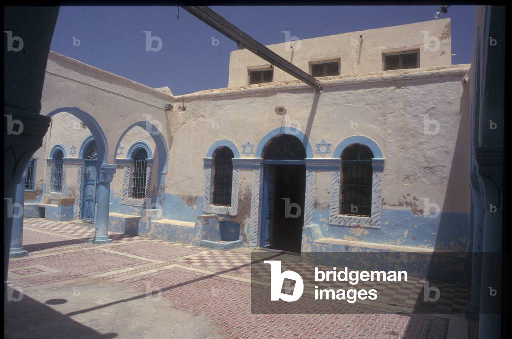 2875. Synagogue In The Jewish Quarter Of Djerba, Tunis (photo)