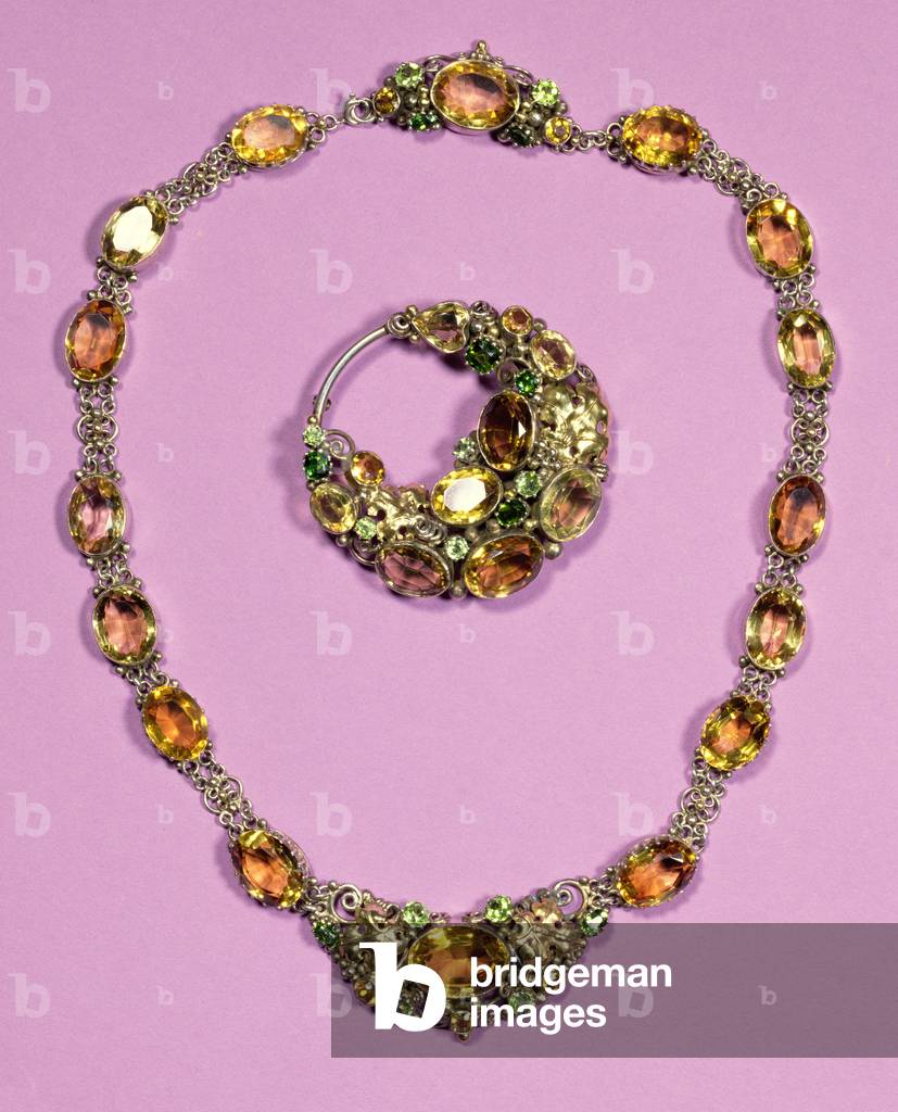 Citrine and peridot set brooch and necklace
