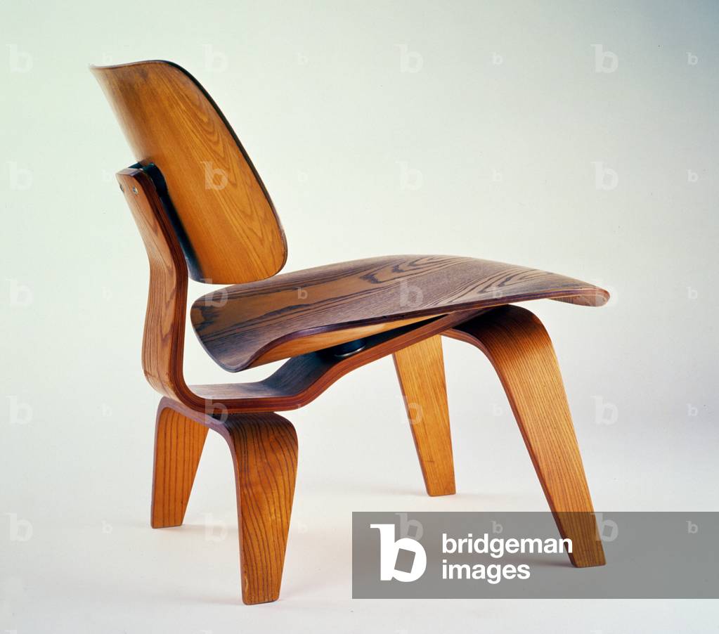 An early rare Development Prototype Calico Ash Experimental Shock Mount LCW (Lounge Chair Wood), manufactured by The Moulded Plywood Division of Evans Products Co., 1945-46 (plywood and ash)