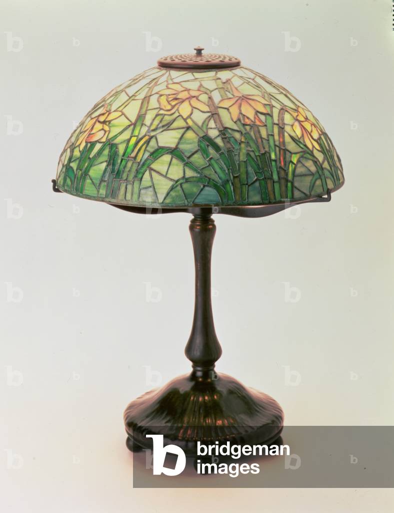 Tiffany studios 'Daffodil' leaded glass and bronze table lamp