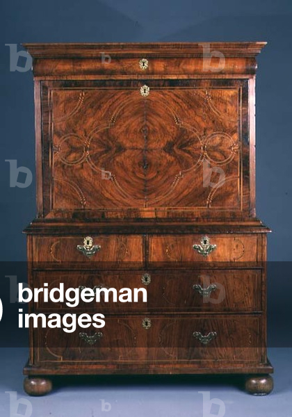 William and Mary Secretaire Cabinet on bun feet, with inlay and geometric stringing, c.1700 (walnut)