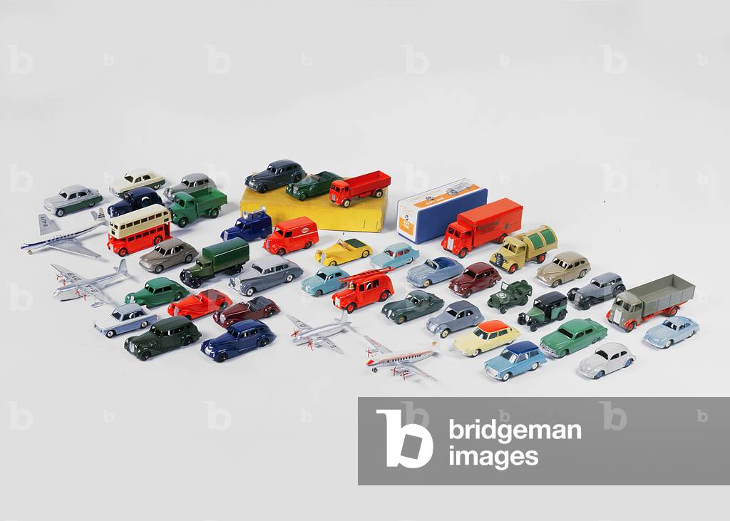 Collection of Dinky toys, motor vehicles and aeroplanes