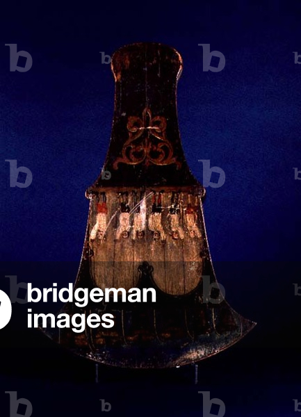 Bell Harp depicting six bell ringers, English, c.1770 (pine wood and iron) (reverse) (see also 129393-5)