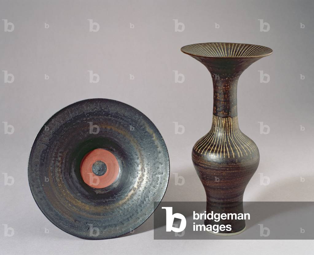 A bronze footed porcelain bowl and a porcelain vase (vase c.1980) (ceramic)