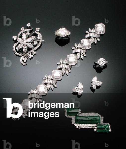 A selection of jewellery