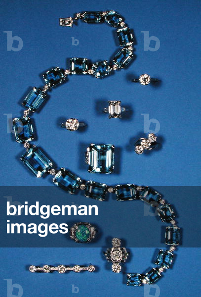 A selection of jewellery