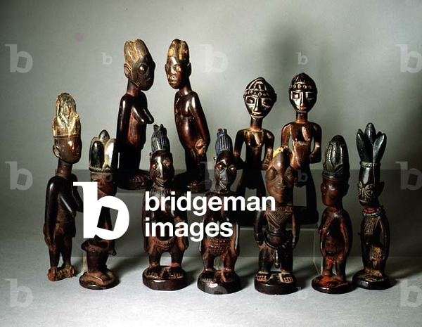 Male and female Ibeji figures (wood)