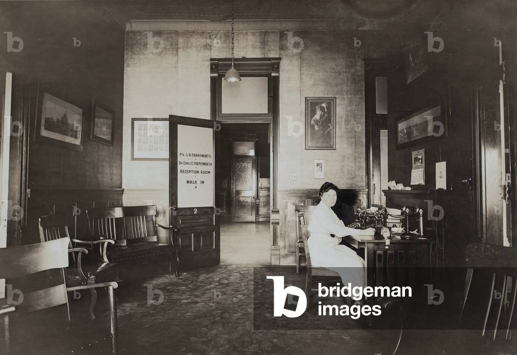 Dr. A.H. Farnsworth and Dr. Earle E. Farnsworth Reception Room 1919 (silver gelatin print)