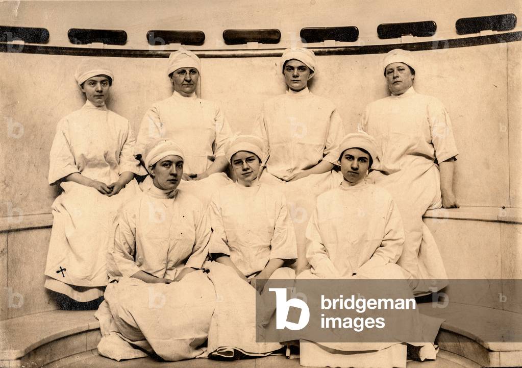 Group Portrait of Seven Nurses, c.1910 (silver gelatin print)