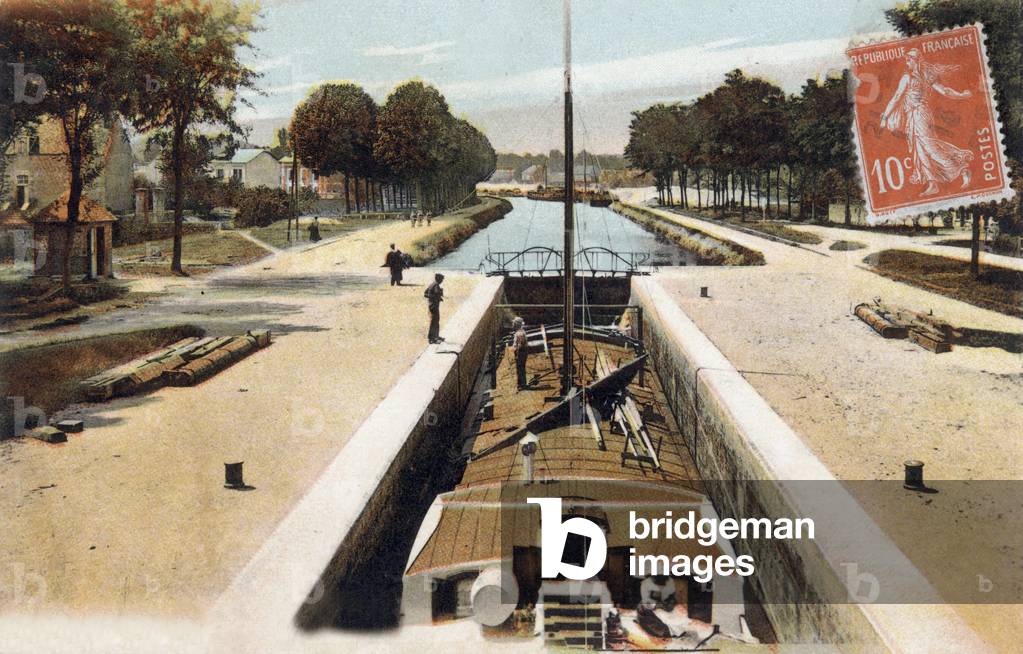 Nemours, France: locks, postcard, 1913